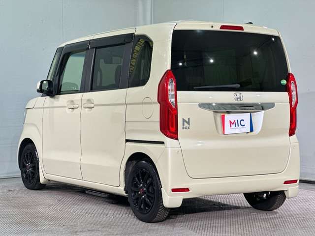 HONDA N BOX 2017 Image 31