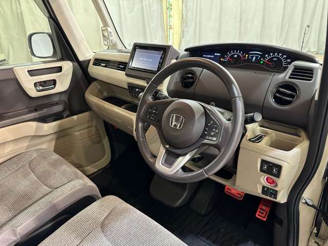 HONDA N BOX 2017 Image 31