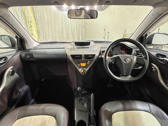 TOYOTA IQ 2012 Image 31