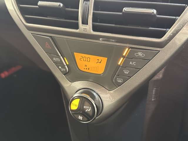 TOYOTA IQ 2012 Image 31