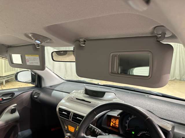 TOYOTA IQ 2012 Image 31