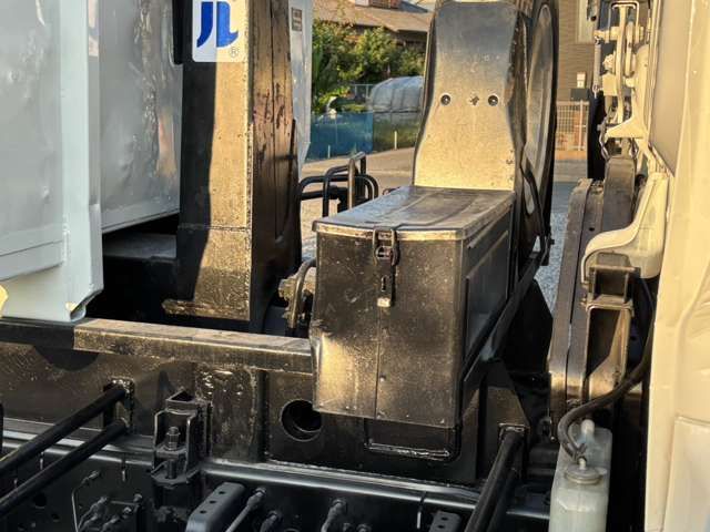 ISUZU FORWARD 2004 Image 31