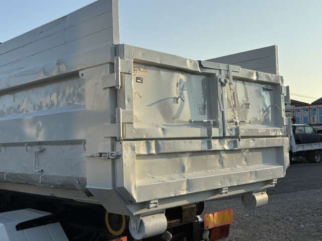 ISUZU FORWARD 2004 Image 31