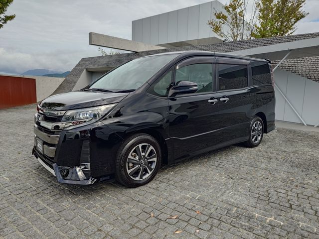 TOYOTA NOAH 2018 Image 31