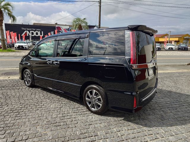 TOYOTA NOAH 2018 Image 31