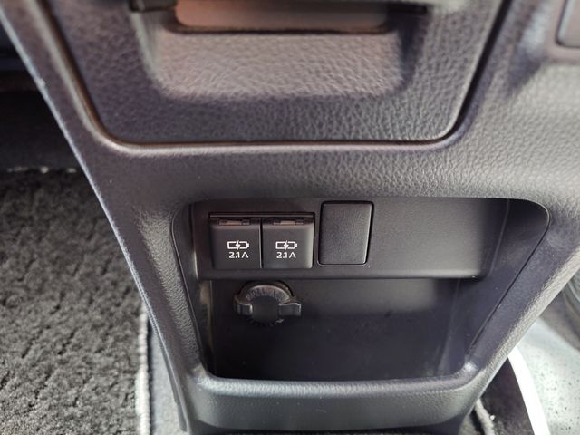 TOYOTA NOAH 2018 Image 31