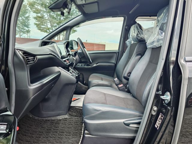 TOYOTA NOAH 2018 Image 31