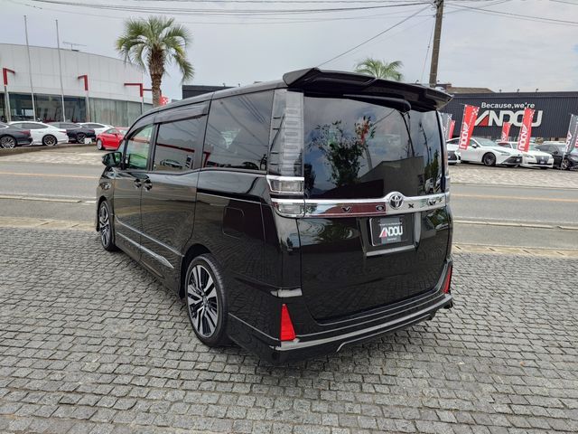 TOYOTA VOXY 2017 Image 31