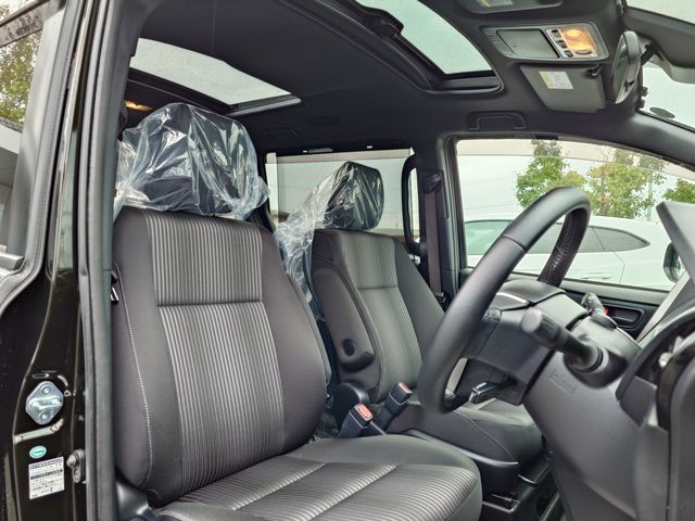 TOYOTA VOXY 2017 Image 31