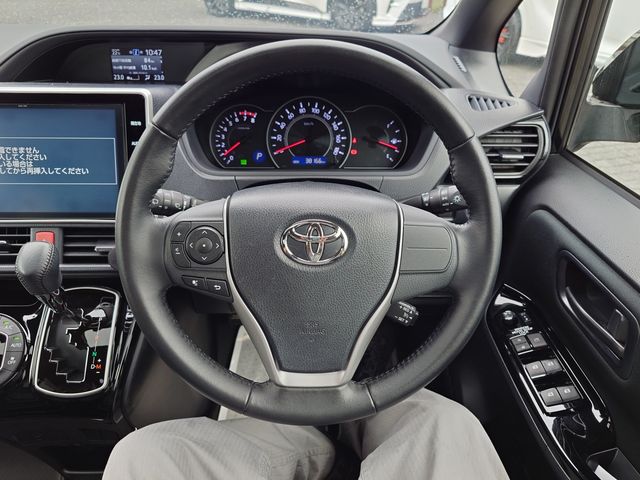 TOYOTA VOXY 2017 Image 31