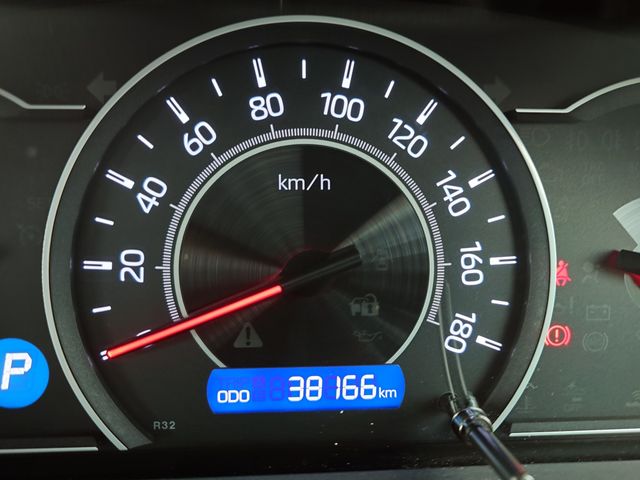 TOYOTA VOXY 2017 Image 31