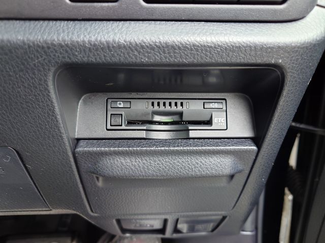 TOYOTA VOXY 2017 Image 31