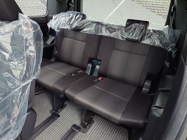 TOYOTA VOXY 2017 Image 31