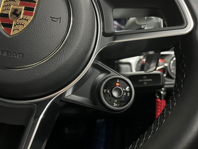 PORSCHE 718CAYMAN 2017 Image 31