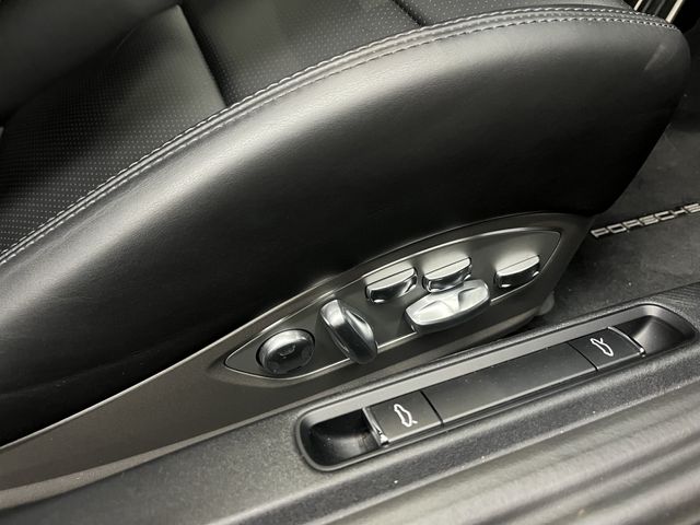 PORSCHE 718CAYMAN 2017 Image 31