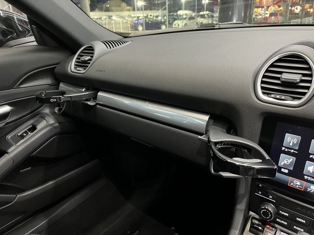 PORSCHE 718CAYMAN 2017 Image 31