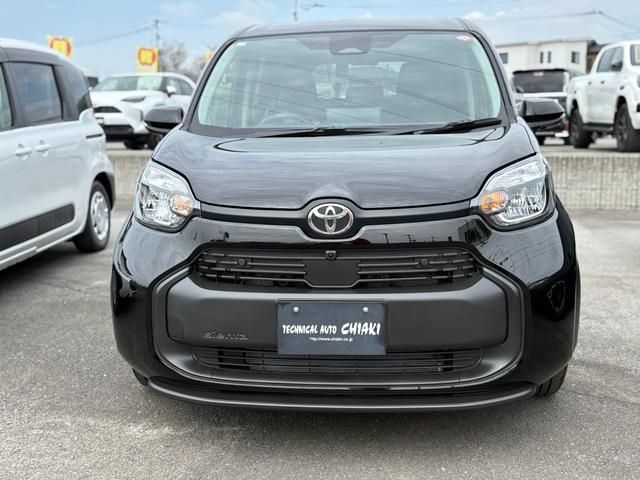 TOYOTA SIENTA HYBRID 2025 Image 31