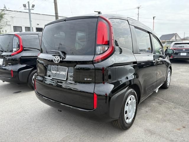 TOYOTA SIENTA HYBRID 2025 Image 31