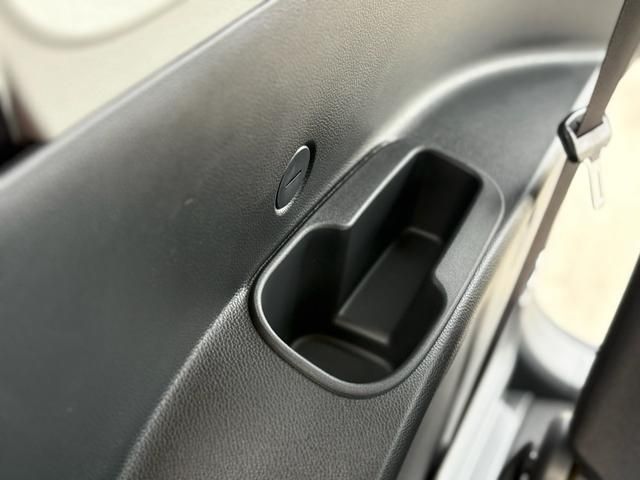 TOYOTA SIENTA HYBRID 2025 Image 31