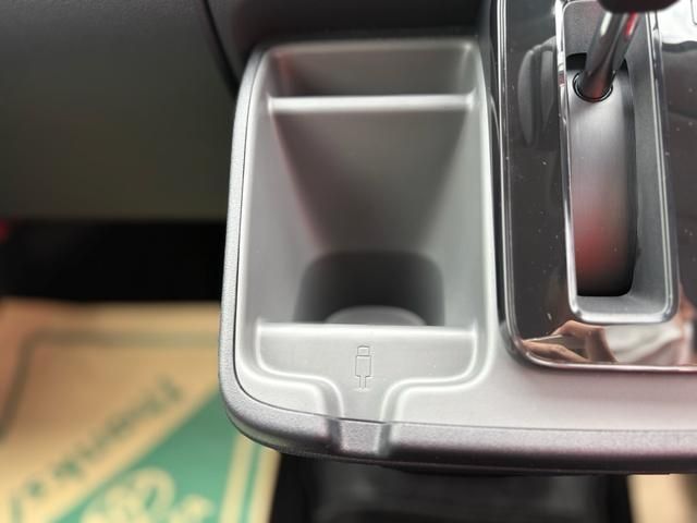 TOYOTA SIENTA HYBRID 2025 Image 31