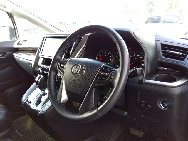 TOYOTA VELLFIRE 4WD 2018 Image 31