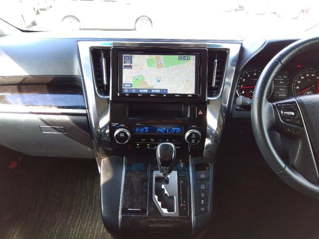 TOYOTA VELLFIRE 4WD 2018 Image 31