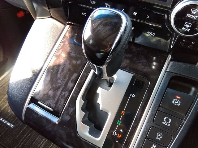 TOYOTA VELLFIRE 4WD 2018 Image 31