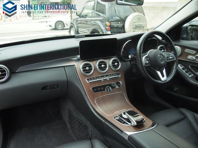 MERCEDES BENZ C CLAS 2018 Image 31