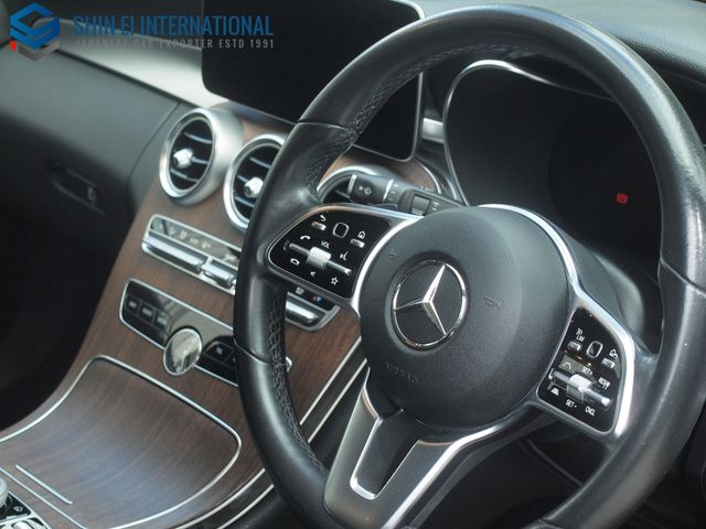 MERCEDES BENZ C CLAS 2018 Image 31
