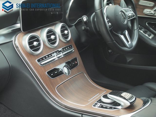 MERCEDES BENZ C CLAS 2018 Image 31