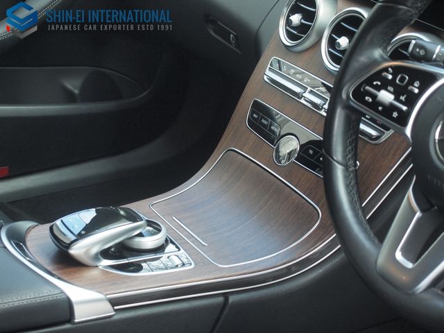 MERCEDES BENZ C CLAS 2018 Image 31
