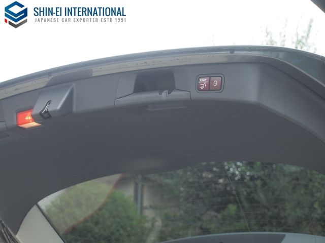 MERCEDES BENZ C CLAS 2018 Image 31