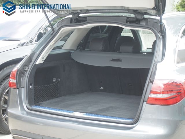 MERCEDES BENZ C CLAS 2018 Image 31