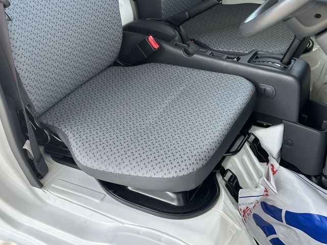 NISSAN NT100 CLIPPER 2023 Image 31