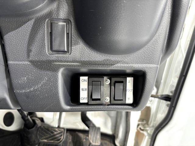 NISSAN NT100 CLIPPER 4WD 2022 Image 31