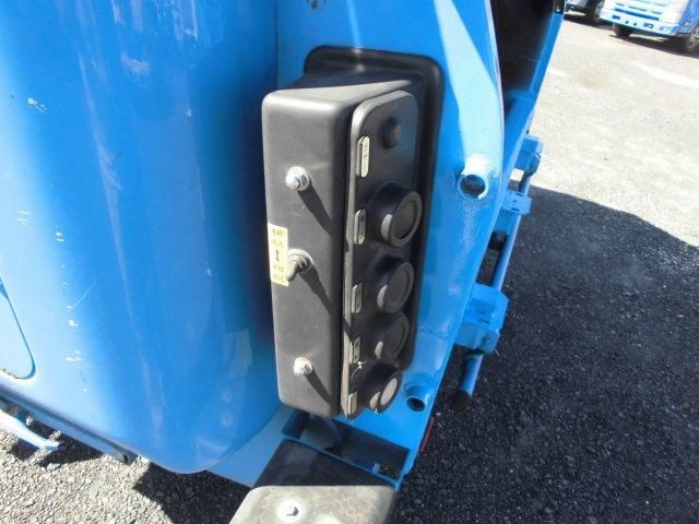 MITSUBISHI FUSOU FIGHTER 2014 Image 31