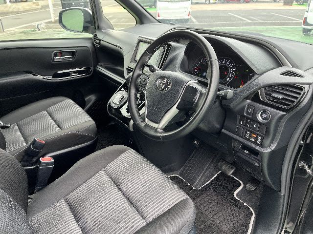 TOYOTA VOXY 2020 Image 31