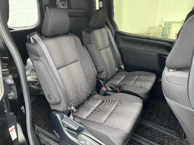 TOYOTA VOXY 2020 Image 31