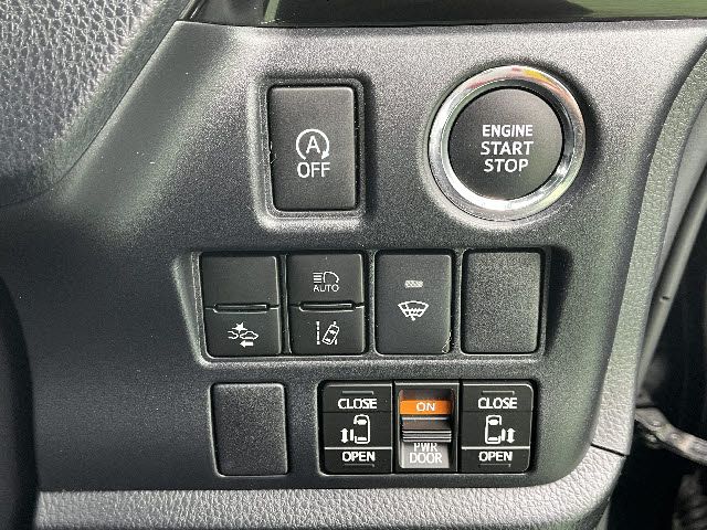 TOYOTA VOXY 2020 Image 31