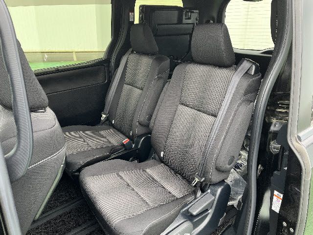 TOYOTA VOXY 2020 Image 31