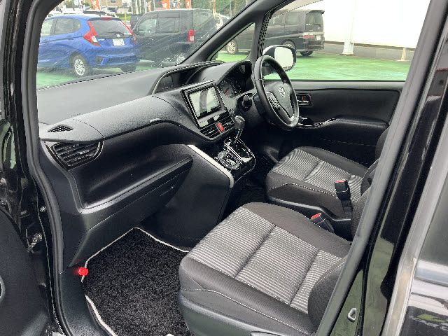 TOYOTA VOXY 2020 Image 31