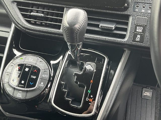 TOYOTA VOXY 2020 Image 31