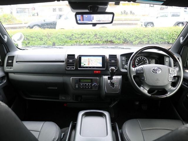 TOYOTA HIACE VAN 4WD 2023 Image 31