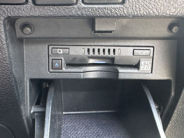 TOYOTA ALPHARD HYBRID 4WD 2018 Image 31