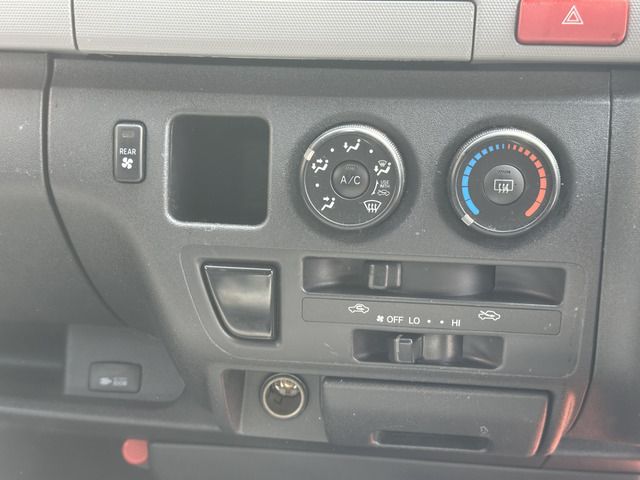 TOYOTA HIACE VAN 4WD 2006 Image 31