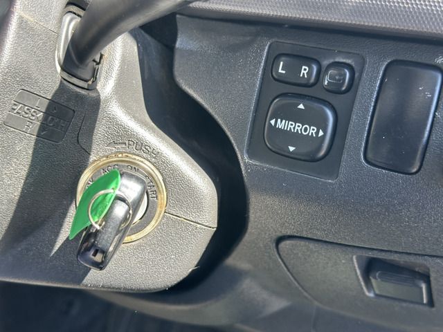 TOYOTA HIACE VAN 2WD 2005 Image 31