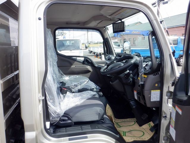 MITSUBISHI CANTER 2025 Image 31