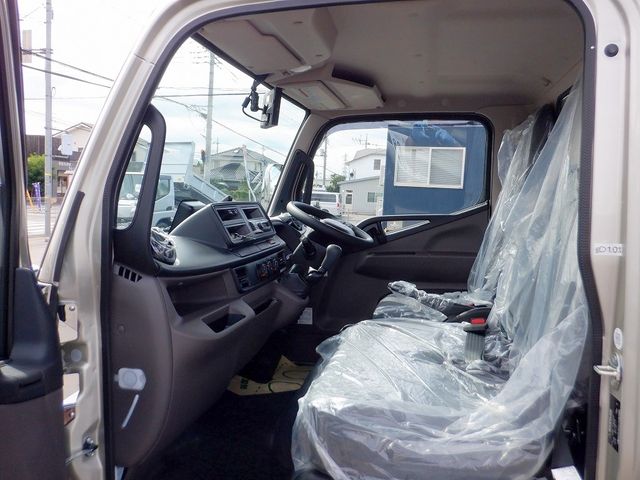 MITSUBISHI CANTER 2025 Image 31