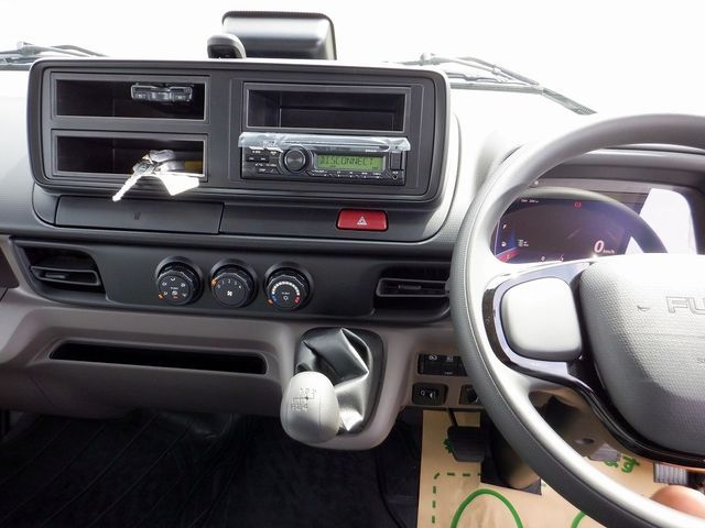 MITSUBISHI CANTER 2025 Image 31