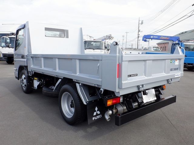 MITSUBISHI CANTER 2025 Image 31